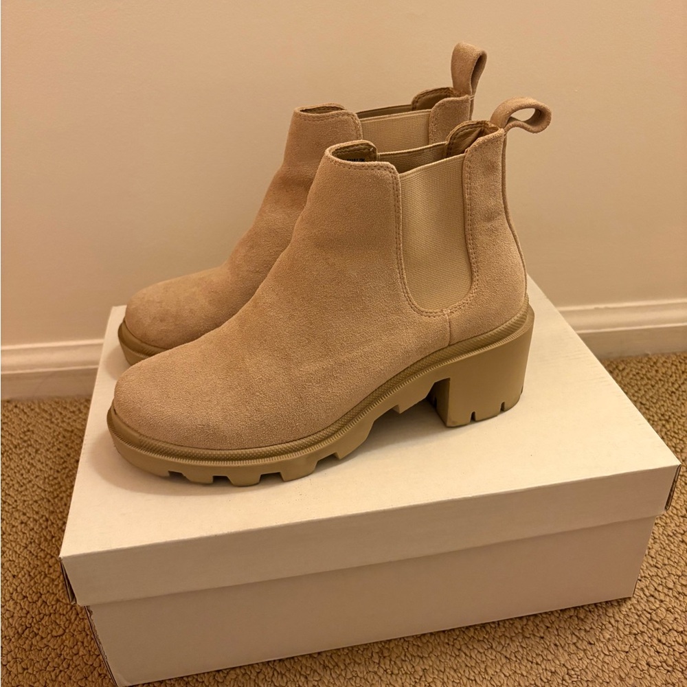 Steve Madden Tan Suede Block Bootie